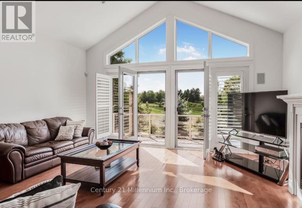 6 Glen Abbey Court, Meaford, ON - Indoor Photo Showing Living Room