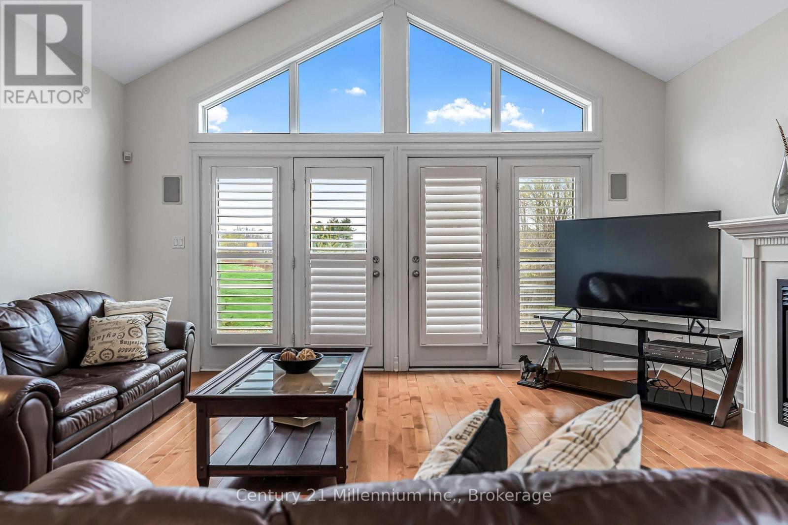 6 Glen Abbey Court, Meaford, ON - Indoor Photo Showing Living Room