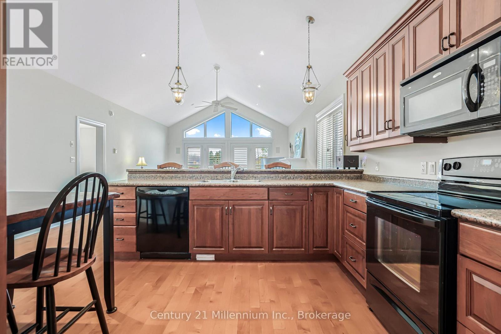 6 Glen Abbey Court, Meaford, ON - Indoor Photo Showing Kitchen