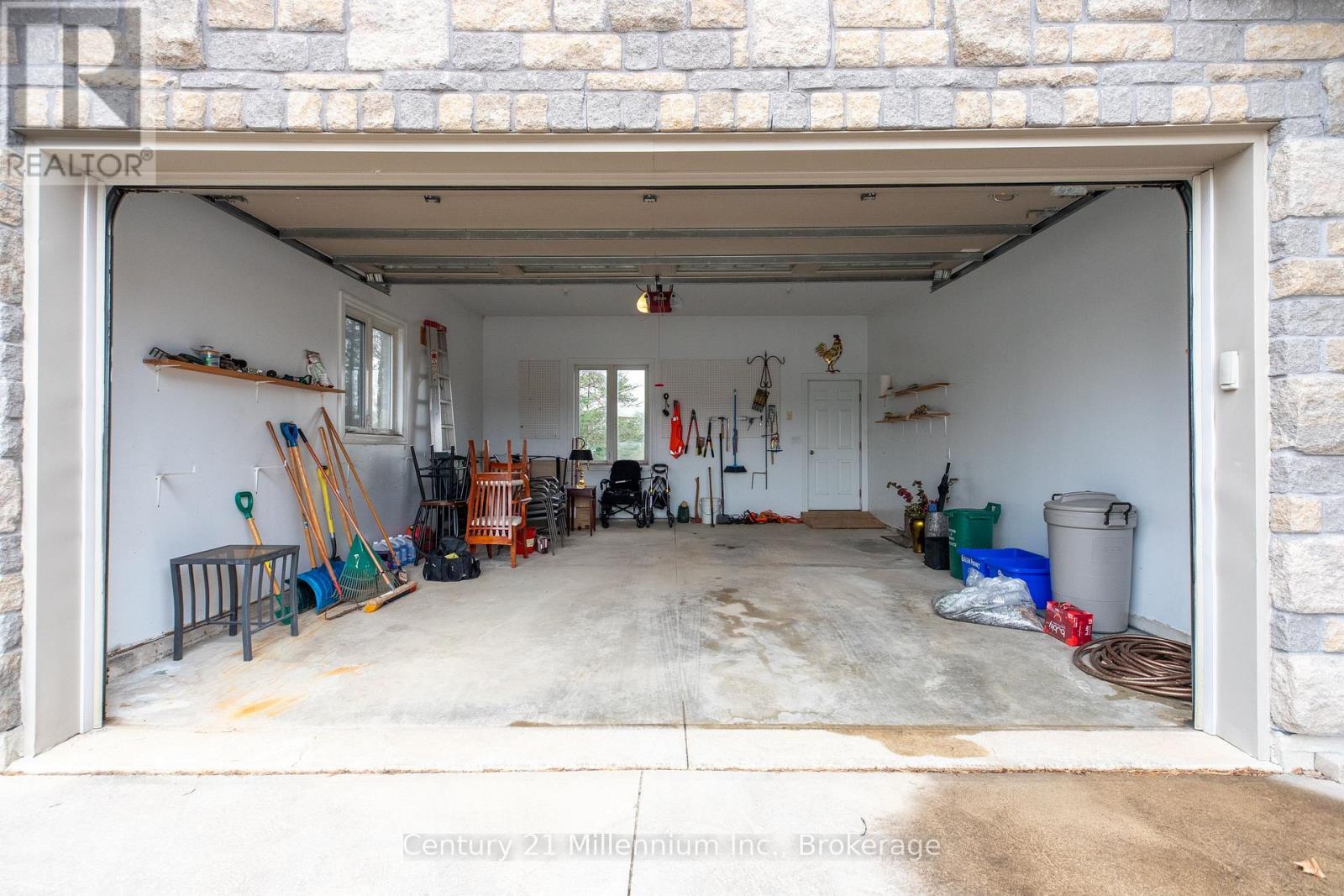 6 Glen Abbey Court, Meaford, ON - Indoor Photo Showing Garage