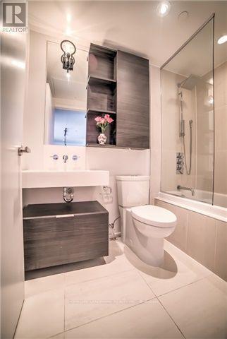 1411 - 5 St Joseph Street, Toronto, ON - Indoor Photo Showing Bathroom