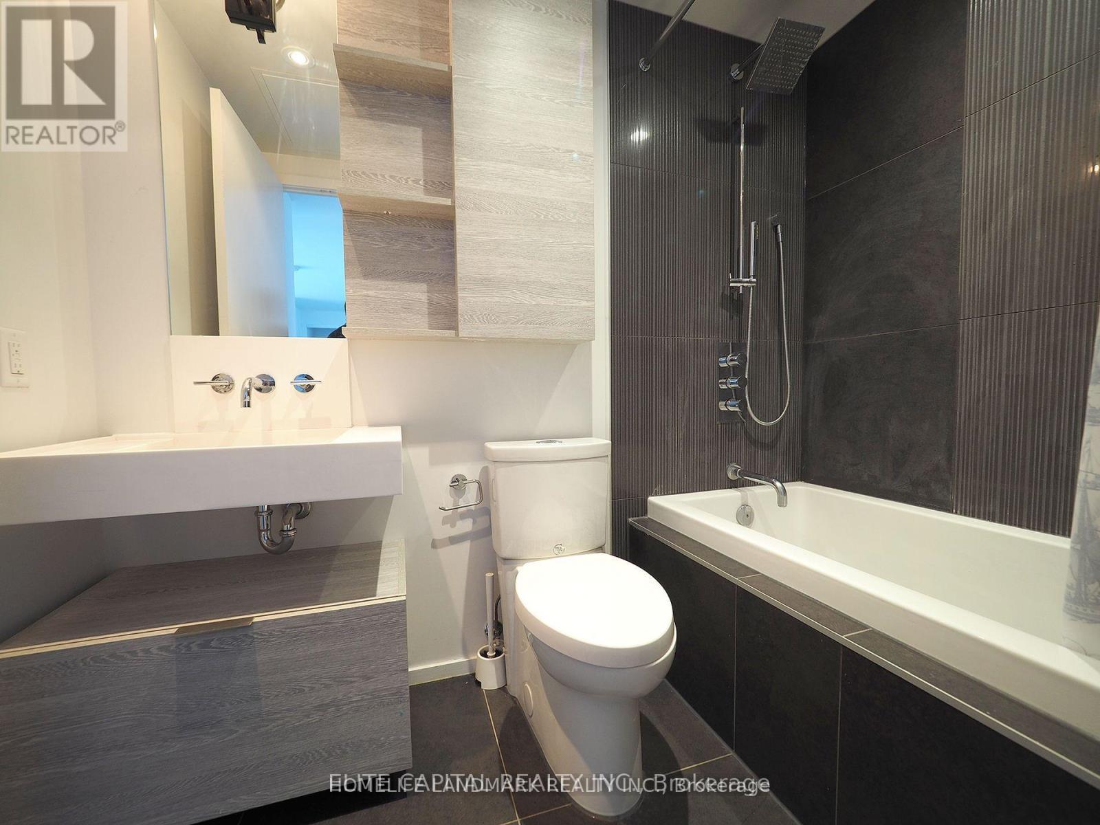 1411 - 5 St Joseph Street, Toronto, ON - Indoor Photo Showing Bathroom