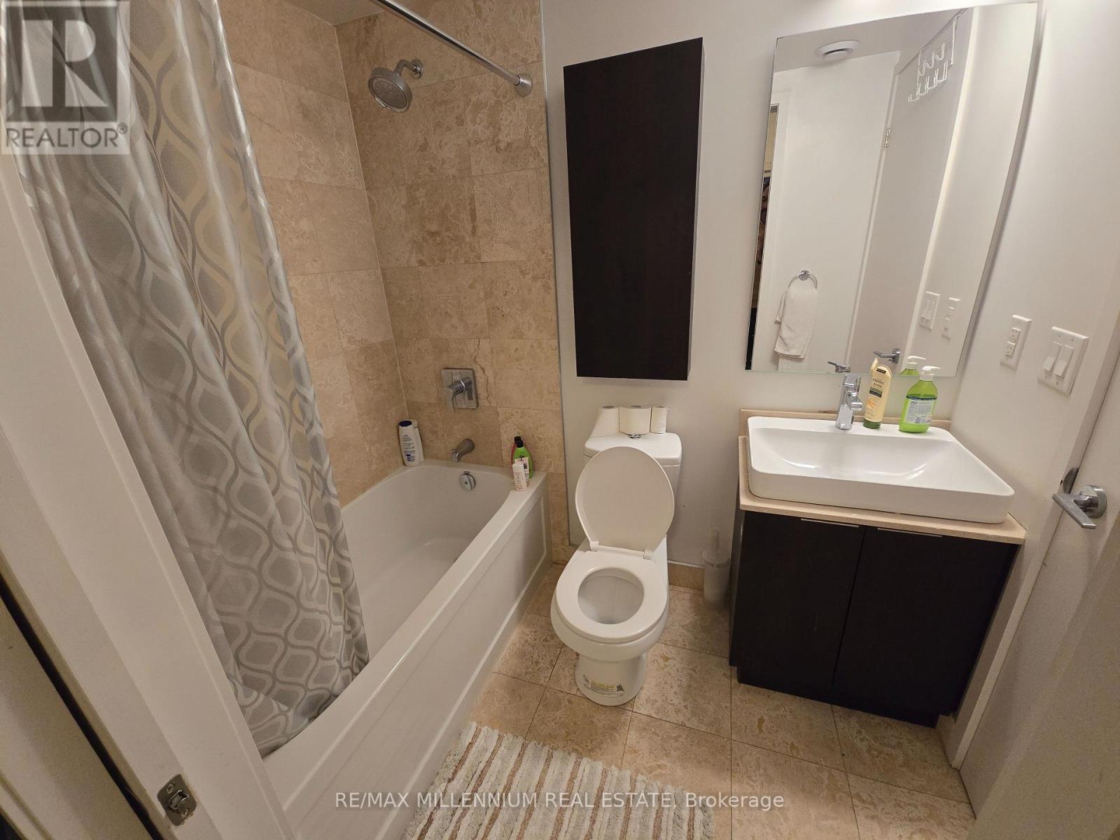 1112 - 14 York Street, Toronto, ON - Indoor Photo Showing Bathroom