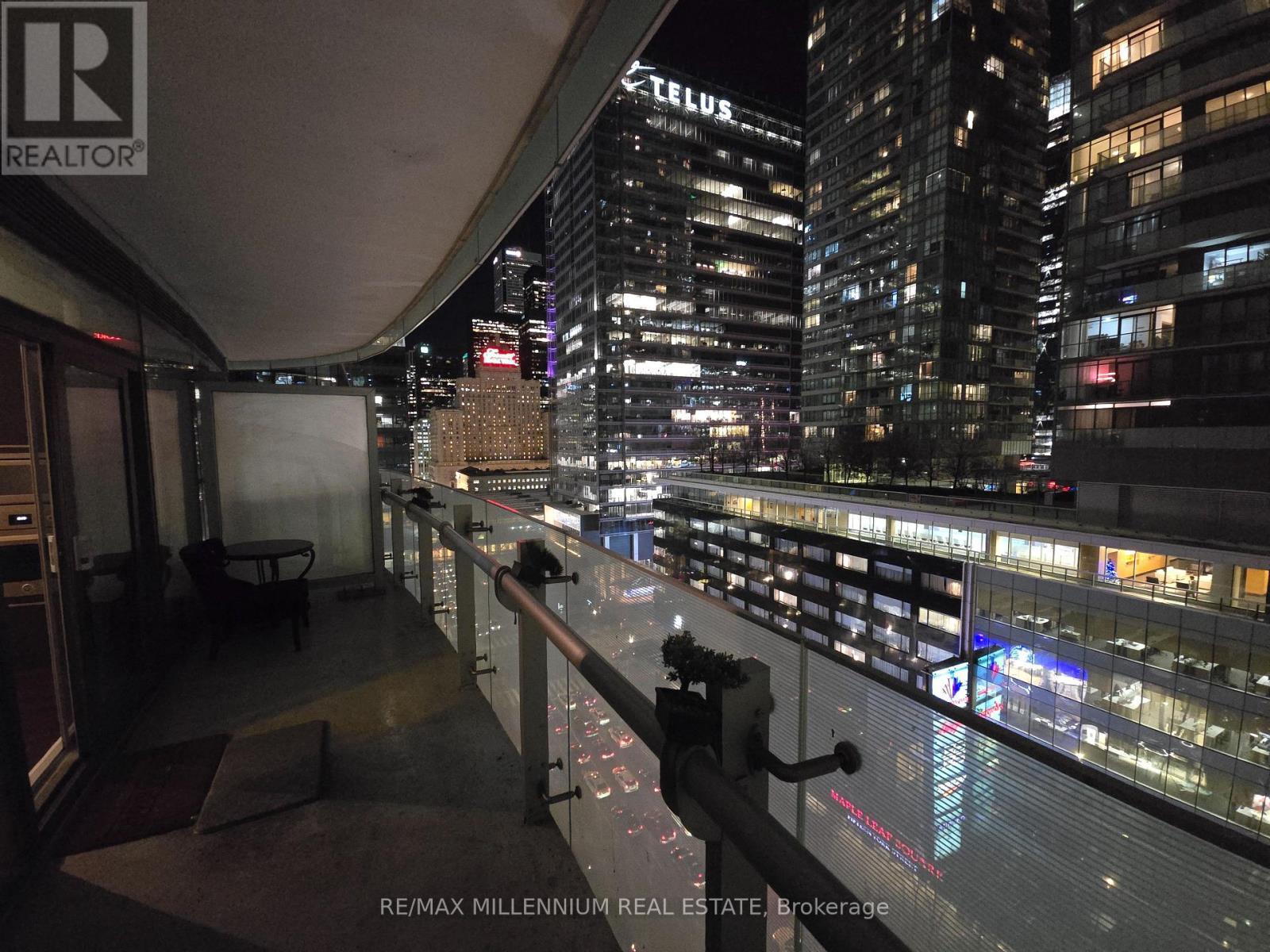 1112 - 14 York Street, Toronto, ON - Outdoor