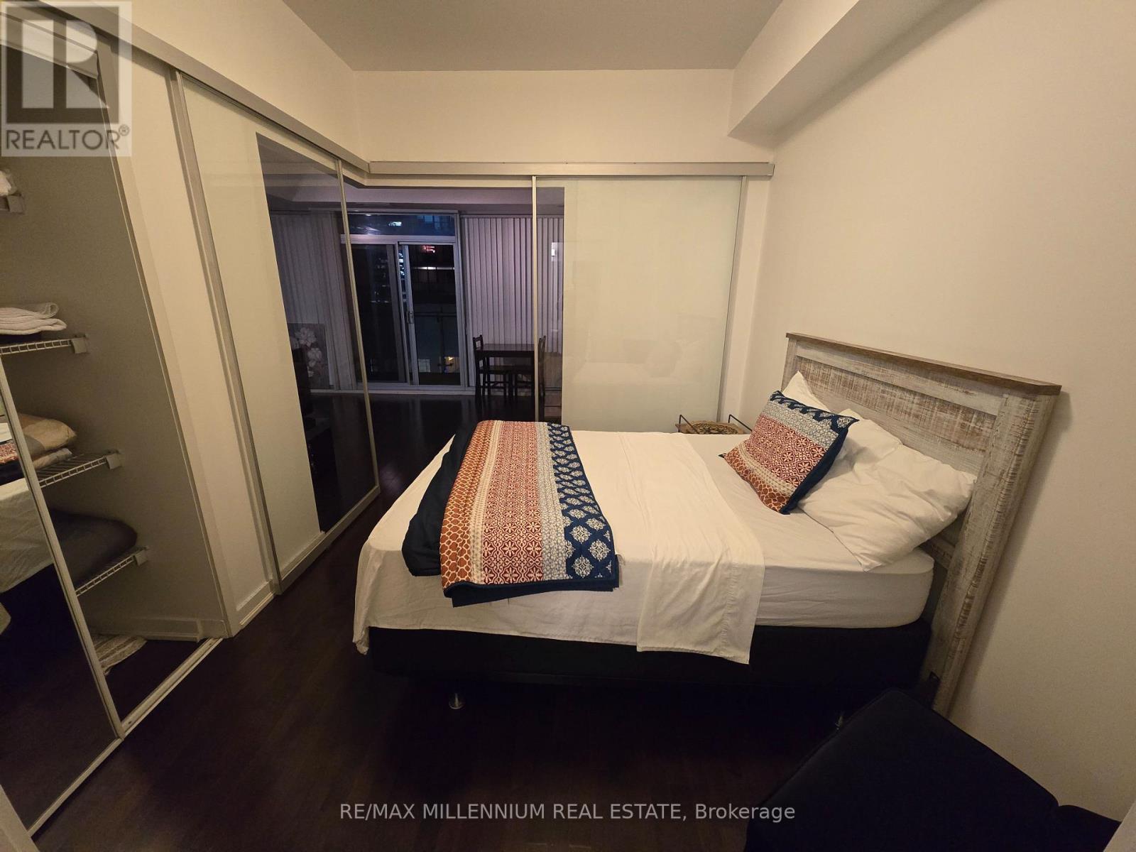 1112 - 14 York Street, Toronto, ON - Indoor Photo Showing Bedroom