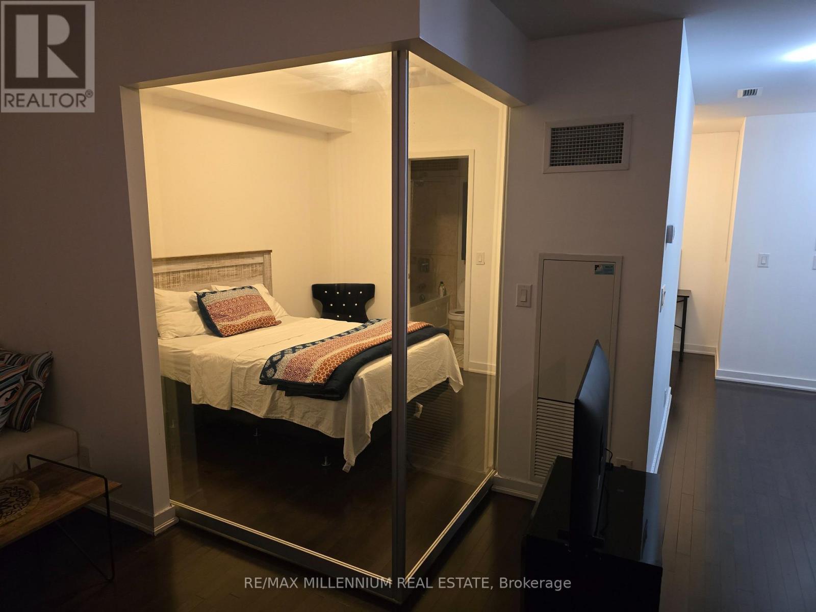 1112 - 14 York Street, Toronto, ON - Indoor Photo Showing Bedroom