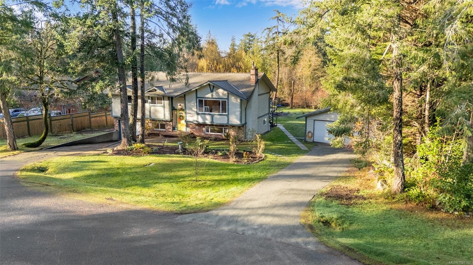 9440 Glenelg Ave, North Saanich, BC