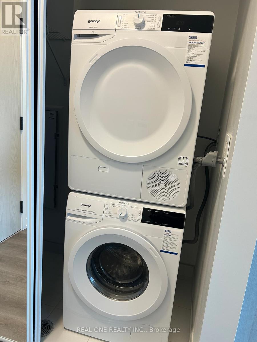 3105 - 225 Commerce Street, Vaughan, ON - Indoor Photo Showing Laundry Room