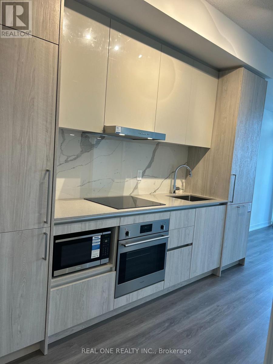 3105 - 225 Commerce Street, Vaughan, ON - Indoor Photo Showing Kitchen