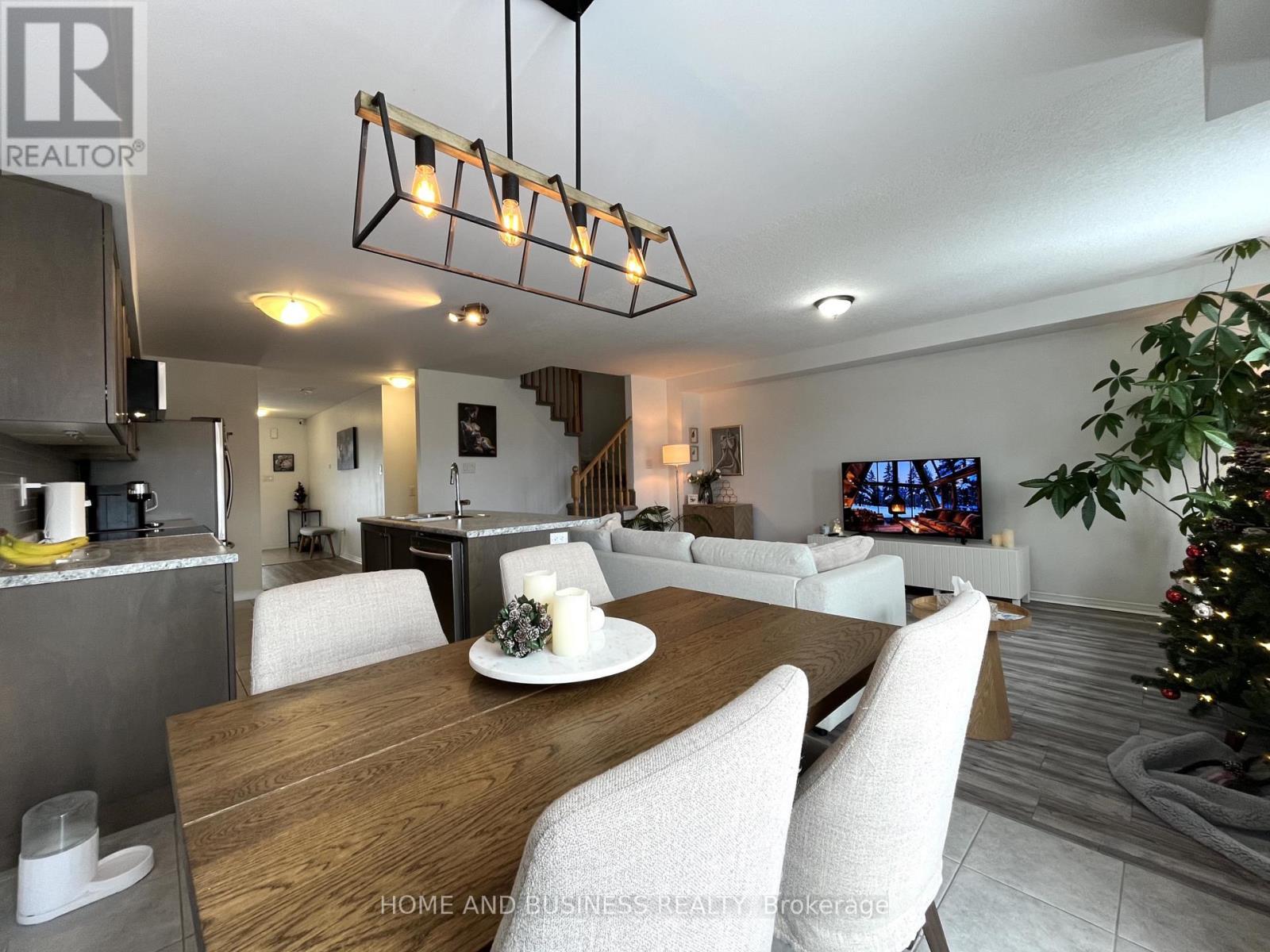 25 Allcroft Court, Hamilton, ON - Indoor Photo Showing Dining Room