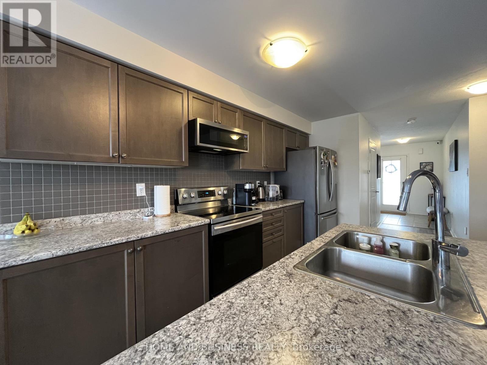 25 Allcroft Court, Hamilton, ON - Indoor Photo Showing Kitchen With Double Sink