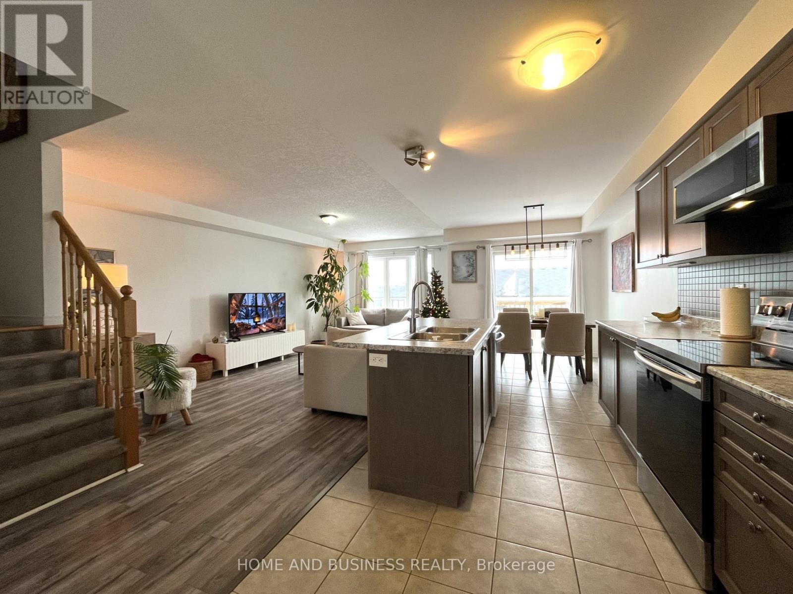 25 Allcroft Court, Hamilton, ON - Indoor Photo Showing Kitchen