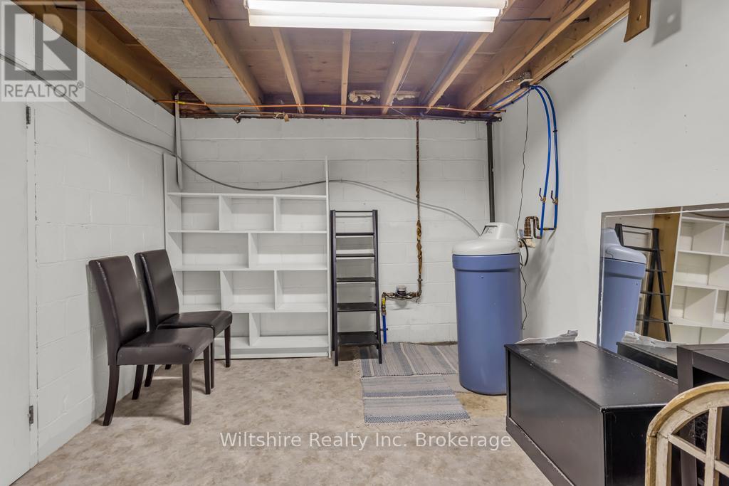 436 Broadway Street, Tillsonburg, ON - Indoor