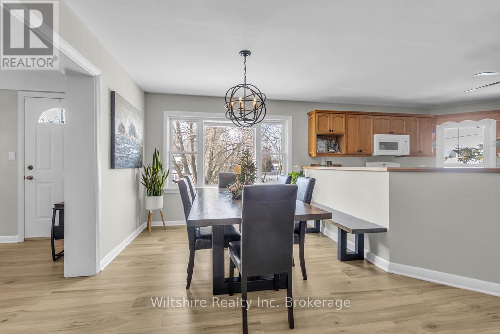436 Broadway Street, Tillsonburg, ON - Indoor Photo Showing Dining Room
