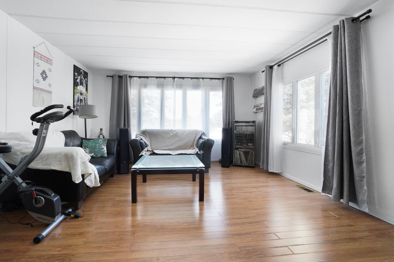 Salon - 6 Ch. Du Rivage, Saint-Antoine-Sur-Richelieu, QC - Indoor