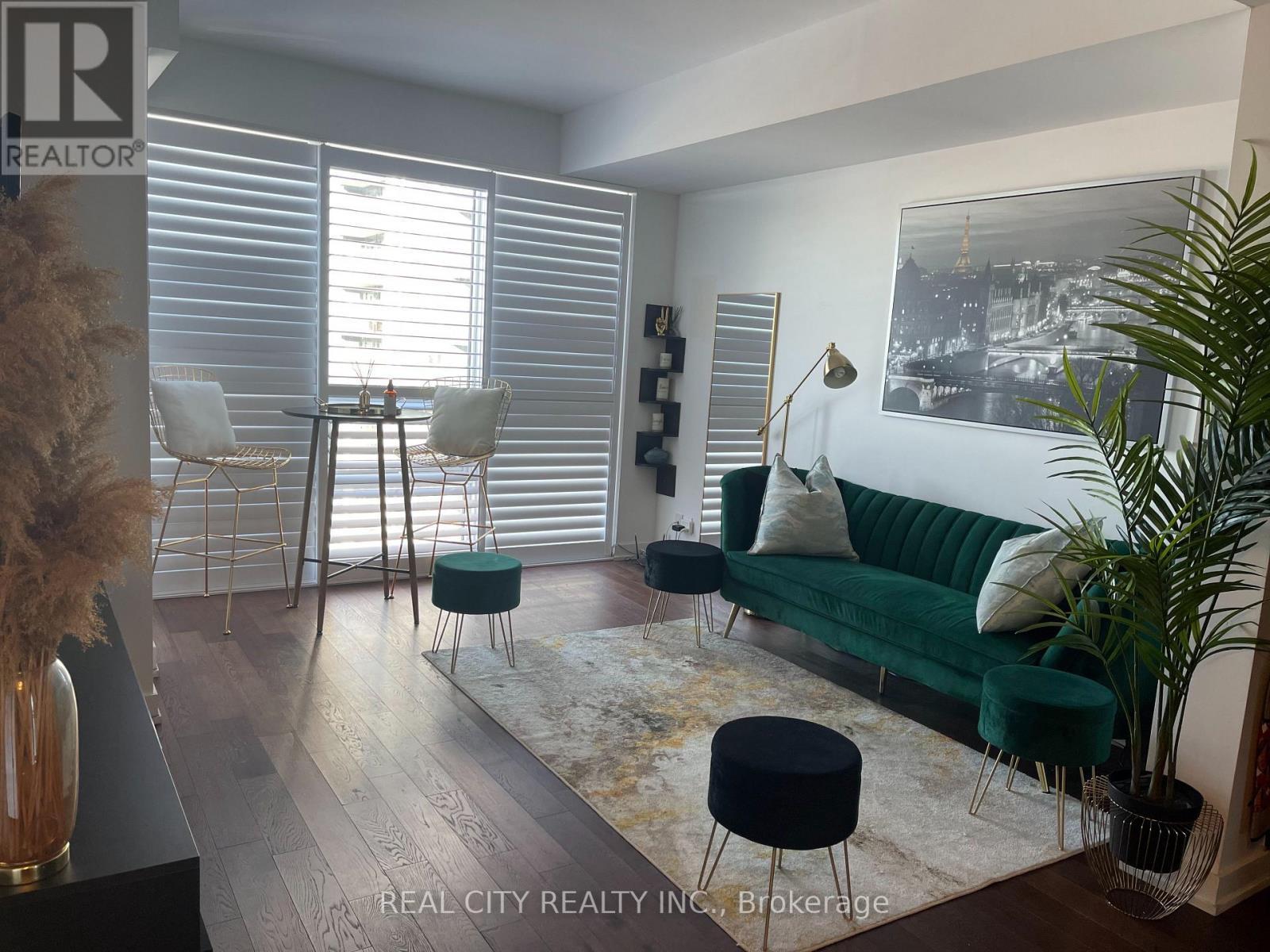 4309 - 2212 Lakeshore Boulevard W, Toronto, ON - Indoor Photo Showing Living Room