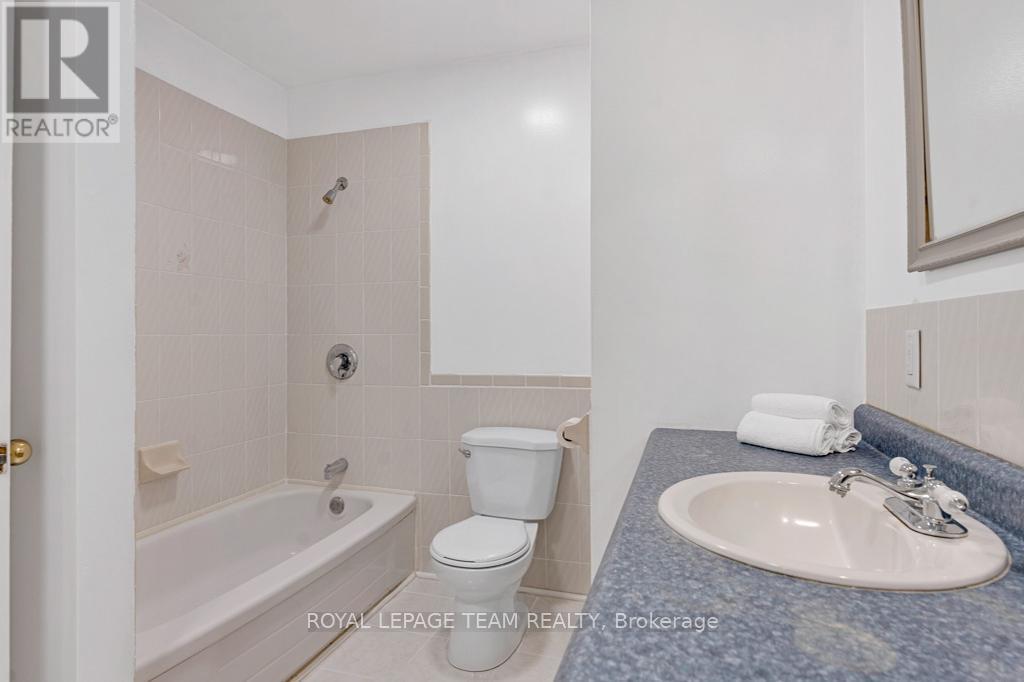 712 Hyndman Road, Edwardsburgh/Cardinal, ON - Indoor Photo Showing Bathroom