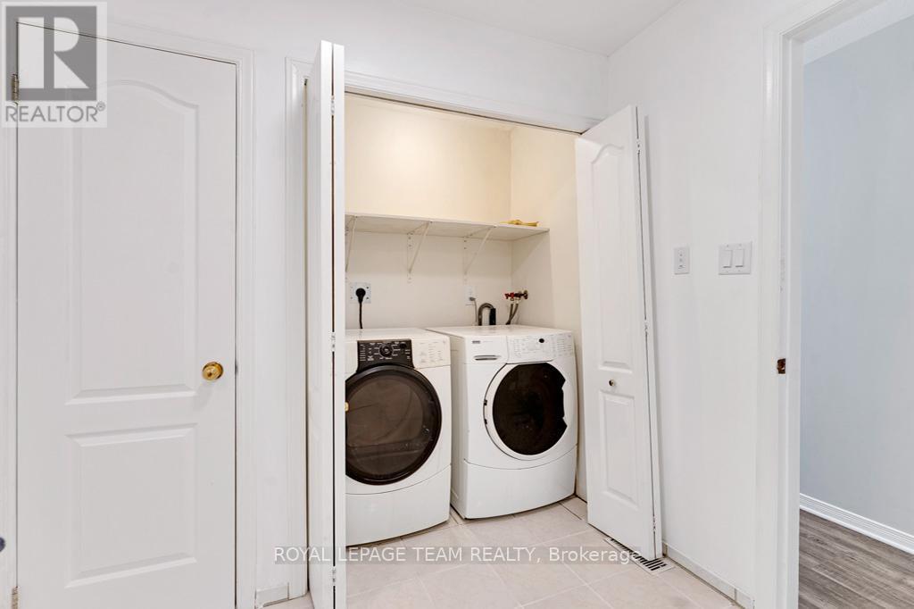 712 Hyndman Road, Edwardsburgh/Cardinal, ON - Indoor Photo Showing Laundry Room
