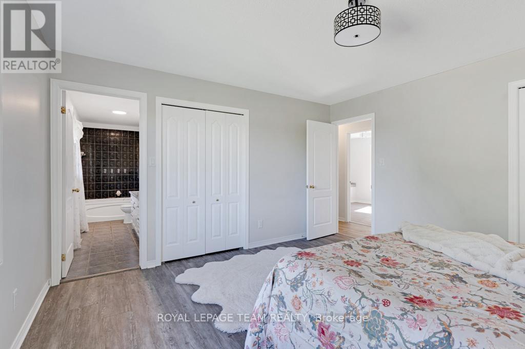 712 Hyndman Road, Edwardsburgh/Cardinal, ON - Indoor Photo Showing Bedroom