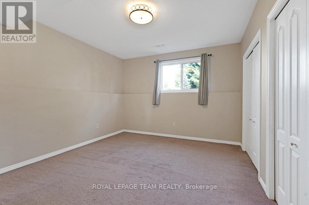712 Hyndman Road, Edwardsburgh/Cardinal, ON - Indoor Photo Showing Other Room