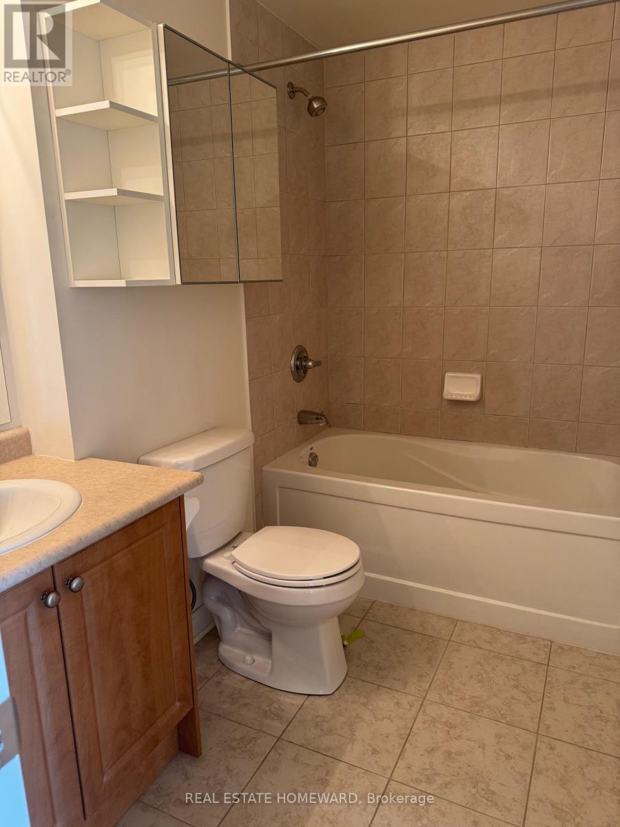 621 - 60 Fairfax Crescent, Toronto, ON - Indoor Photo Showing Bathroom