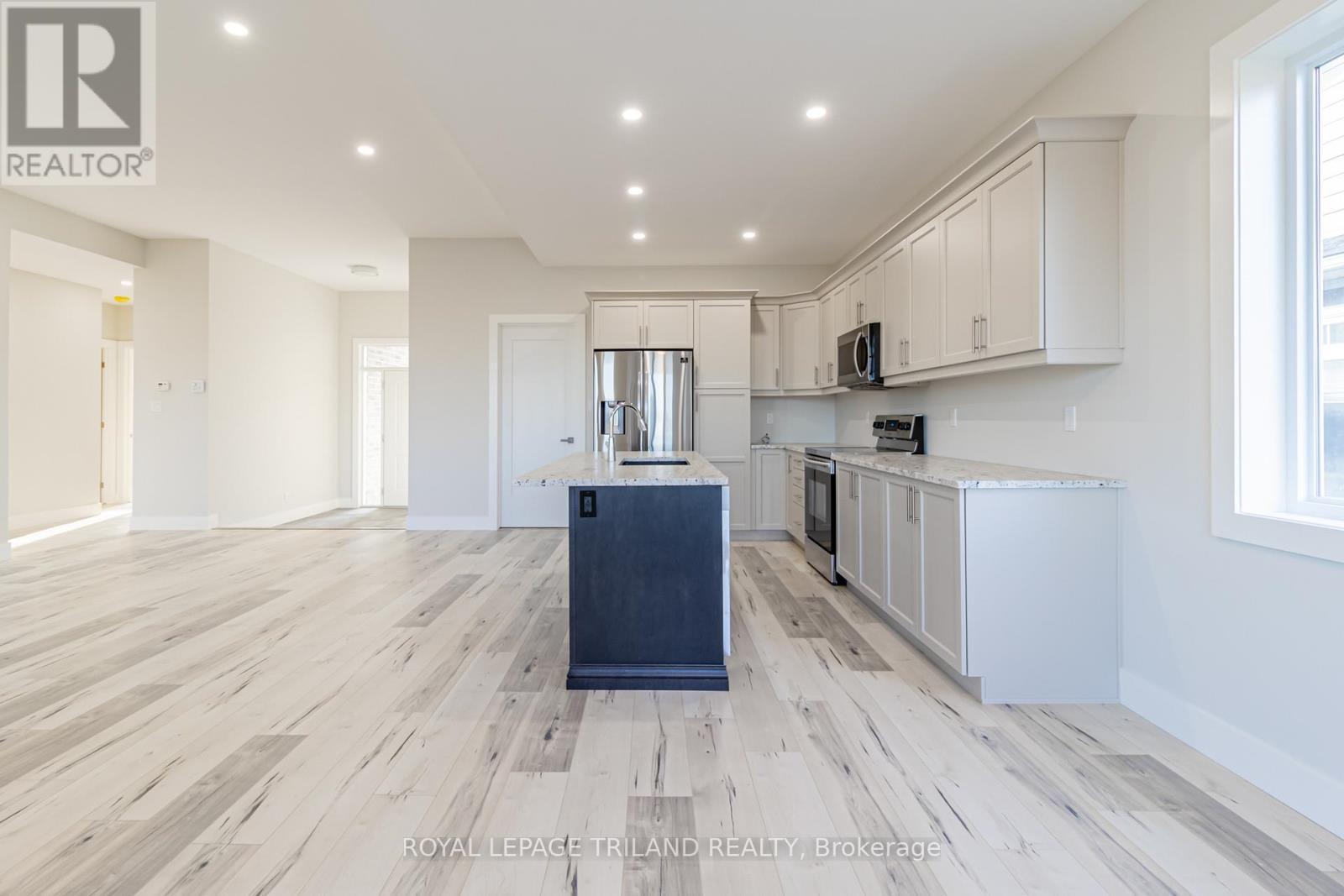 More of this fantastic kitchen - 26 Tattersall Lane, Lambton Shores (Grand Bend), ON - Indoor Photo Showing Kitchen