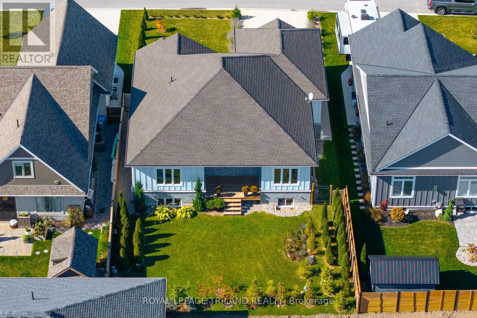 More of this superb exterior & backyard - 26 Tattersall Lane, Lambton Shores (Grand Bend), ON - Outdoor