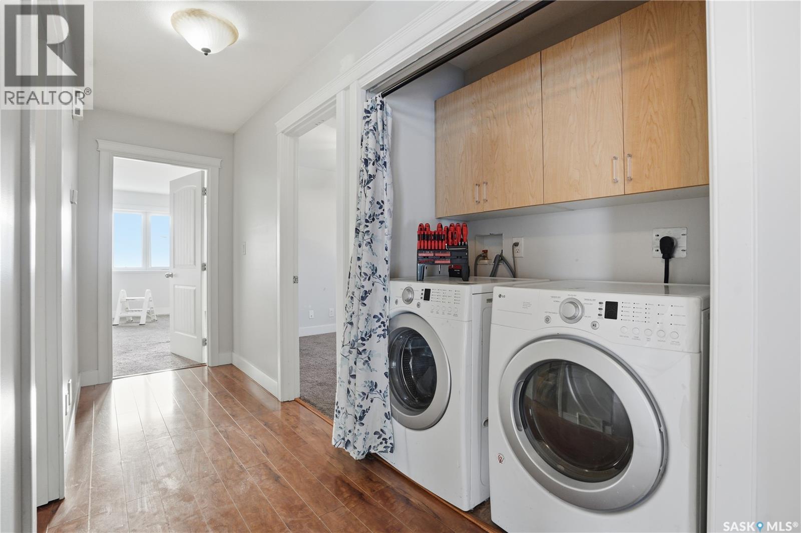 339 West Hampton Boulevard, Saskatoon, SK - Indoor Photo Showing Laundry Room