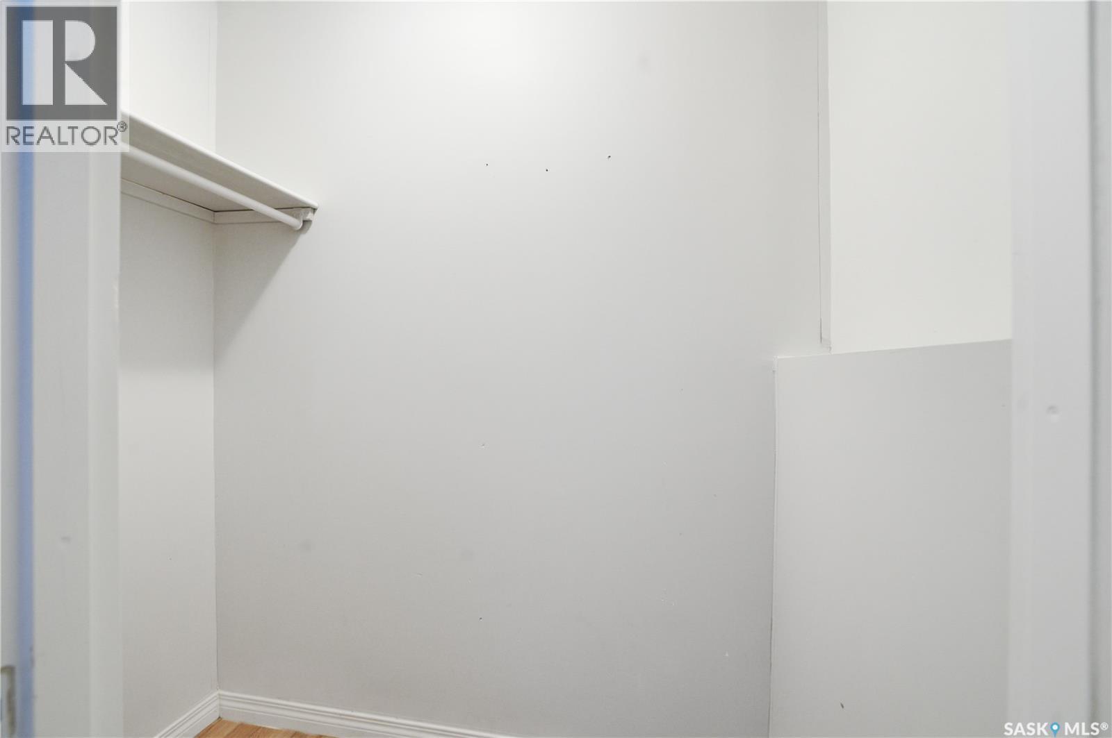 339 West Hampton Boulevard, Saskatoon, SK - Indoor