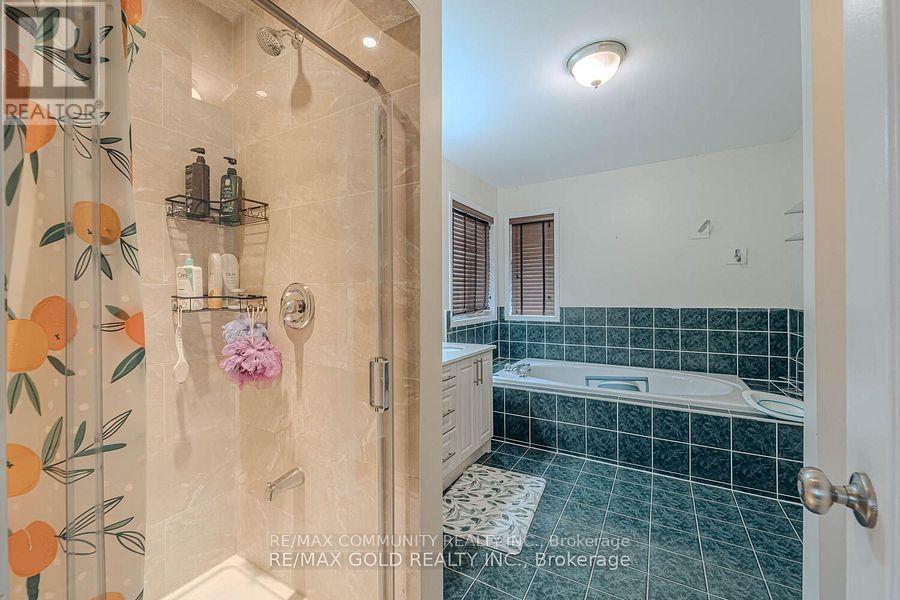 10 Squirreltail Way, Brampton, ON - Indoor Photo Showing Bathroom