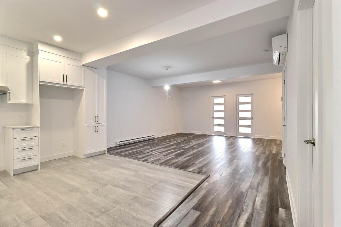 Living room - 3717 Rue Wellington, Montréal (Verdun/Île-Des-Soeurs), QC - Indoor Photo Showing Other Room