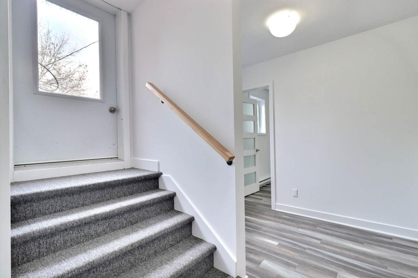 Staircase - 3717 Rue Wellington, Montréal (Verdun/Île-Des-Soeurs), QC - Indoor Photo Showing Other Room