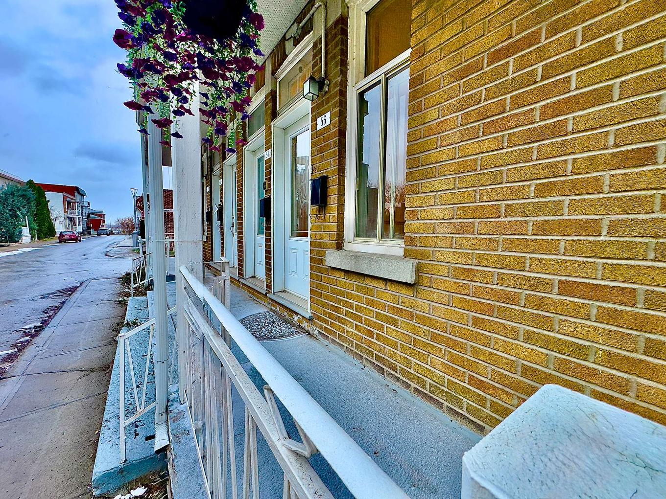 Façade - 56 Rue Ste-Anne, Montréal (Rivière-Des-Prairies/Pointe-Aux-Trembles), QC - Outdoor