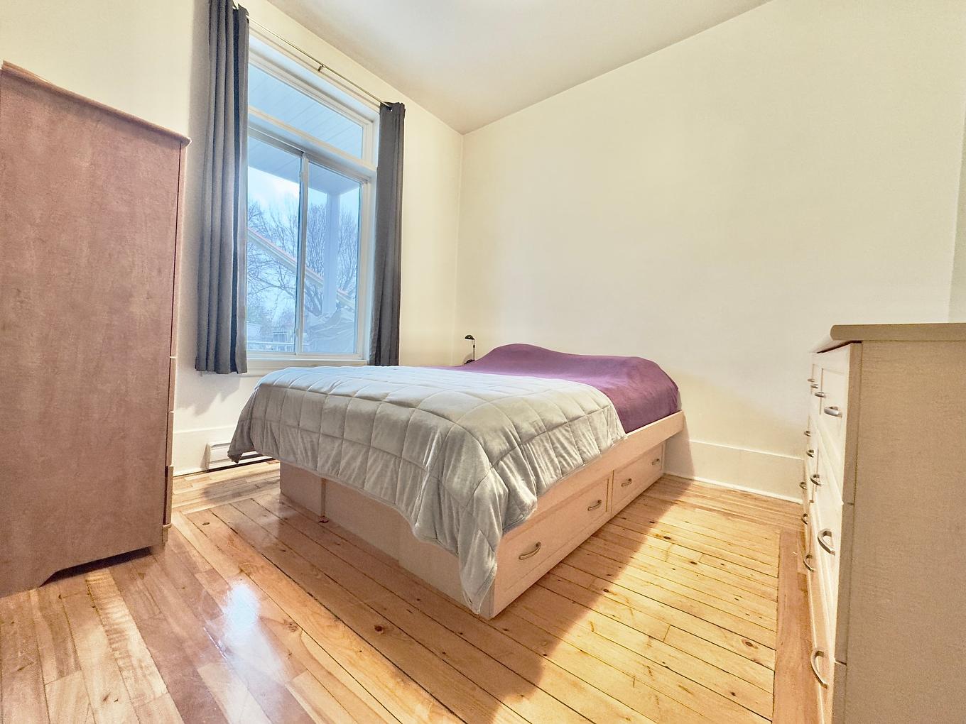 Chambre à coucher principale - 56 Rue Ste-Anne, Montréal (Rivière-Des-Prairies/Pointe-Aux-Trembles), QC - Indoor Photo Showing Bedroom