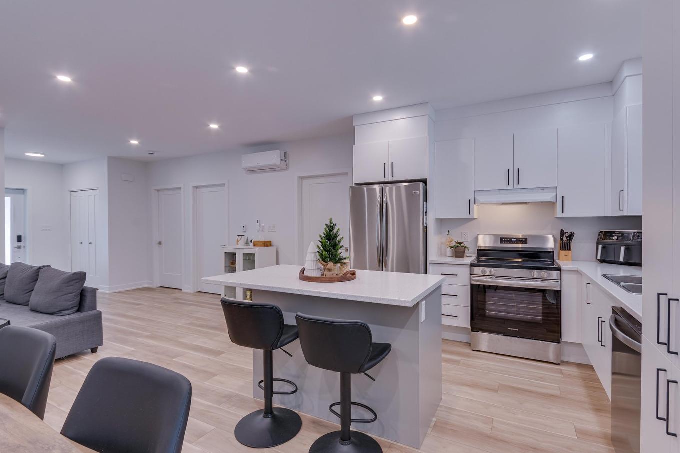 Kitchen - 12 Ch. Sisttie, La Pêche, QC - Indoor Photo Showing Kitchen With Upgraded Kitchen