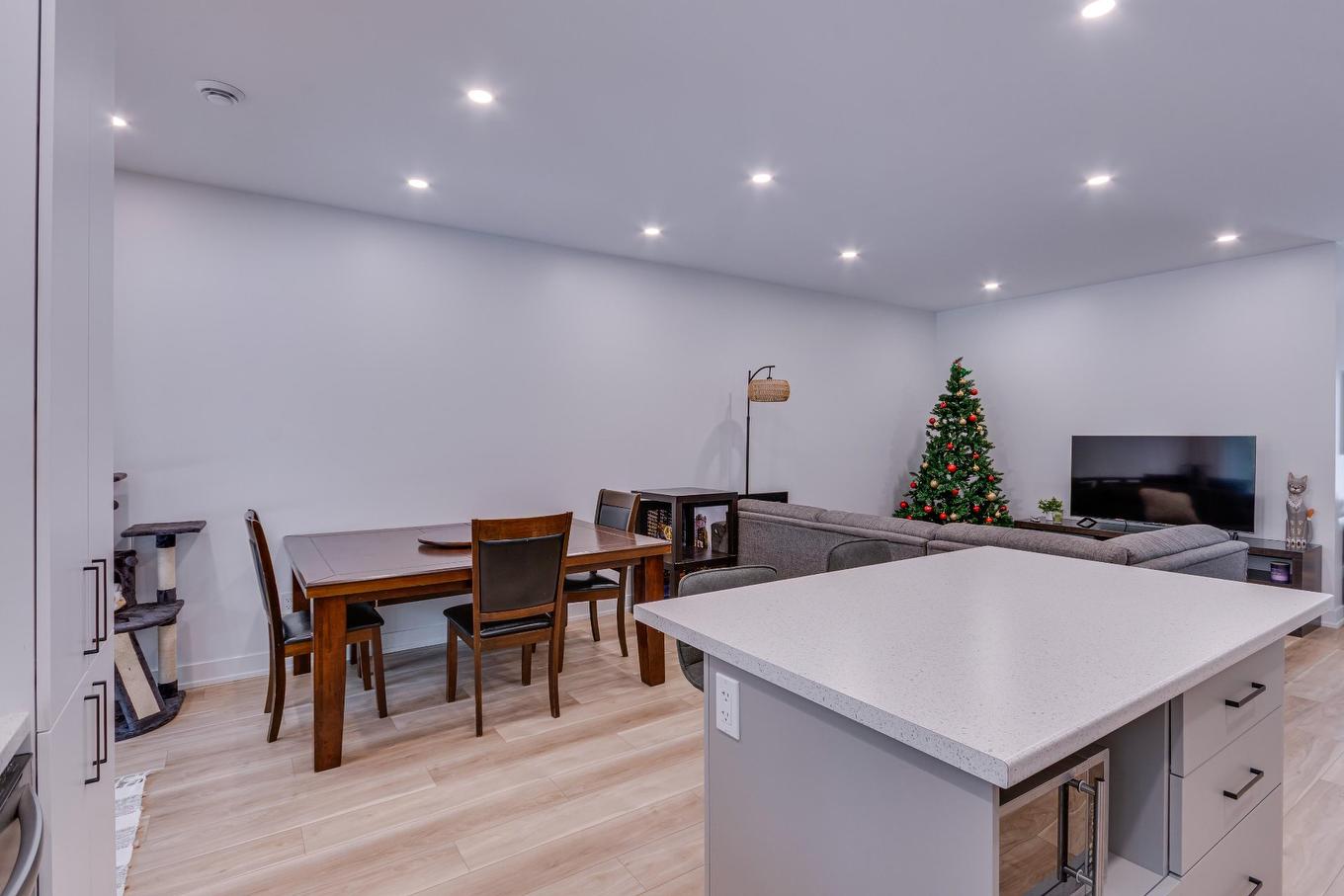 Dining room - 12 Ch. Sisttie, La Pêche, QC - Indoor