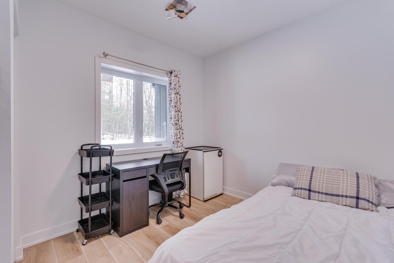 Bedroom - 12 Ch. Sisttie, La Pêche, QC - Indoor Photo Showing Bedroom