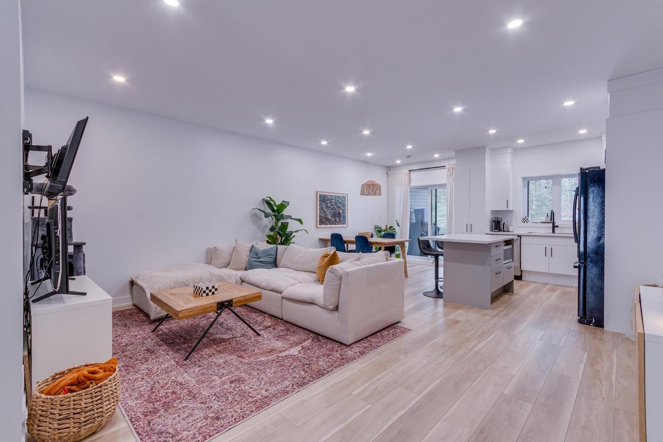 Living room - 12 Ch. Sisttie, La Pêche, QC - Indoor