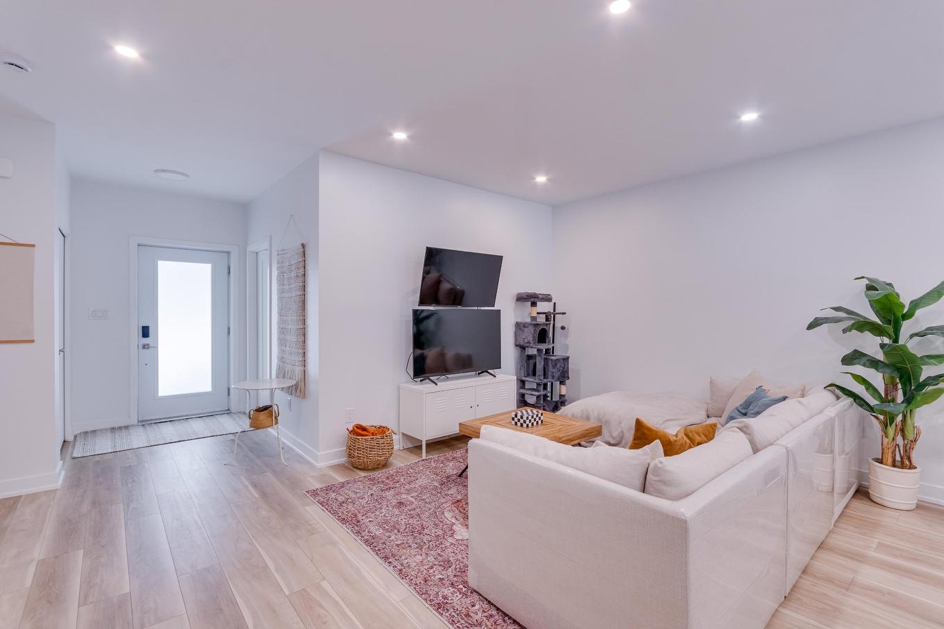 Living room - 12 Ch. Sisttie, La Pêche, QC - Indoor