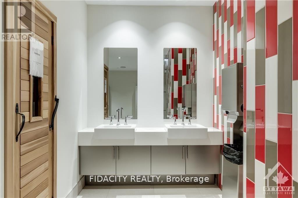 1002 - 101 Queen Street, Ottawa, ON - Indoor Photo Showing Bathroom