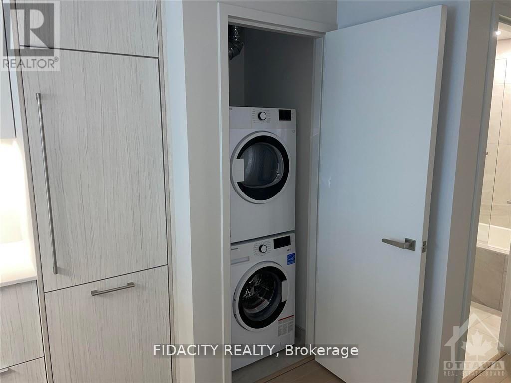 1002 - 101 Queen Street, Ottawa, ON - Indoor Photo Showing Laundry Room
