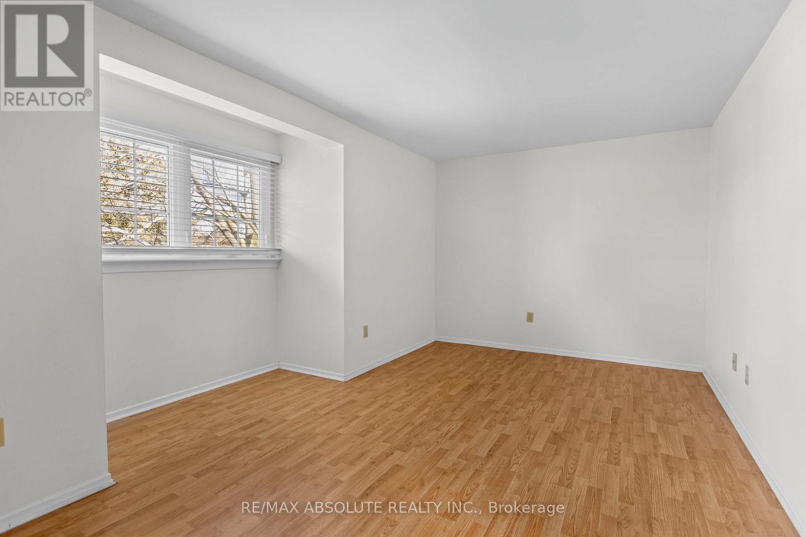 16 Melanie Crescent, Ottawa, ON - Indoor Photo Showing Other Room