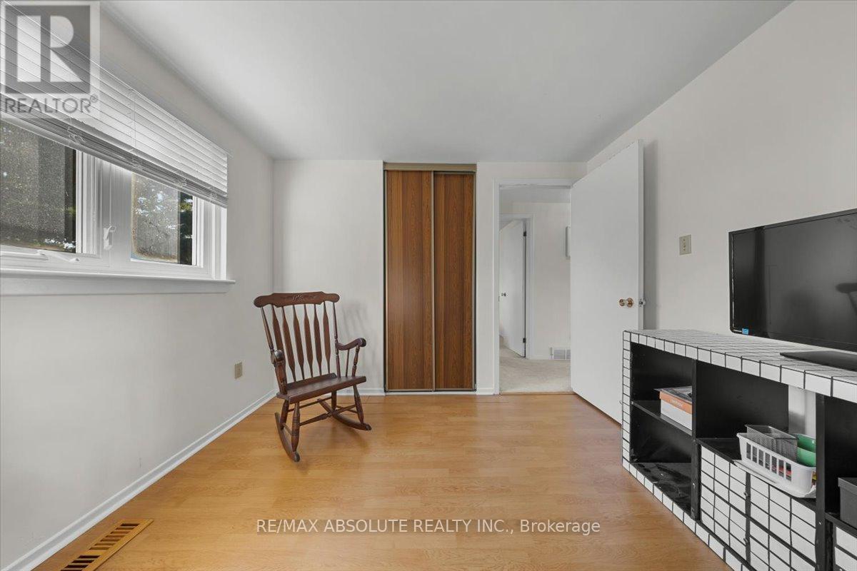 16 Melanie Crescent, Ottawa, ON - Indoor Photo Showing Other Room