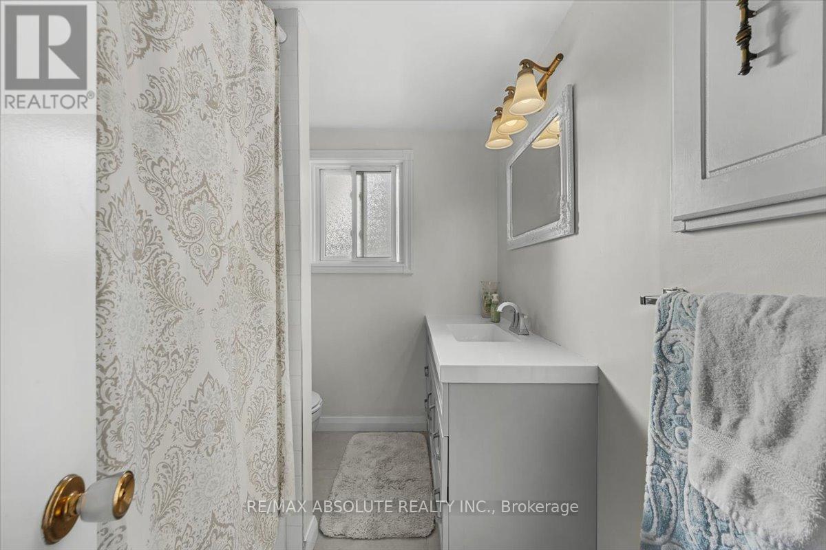 16 Melanie Crescent, Ottawa, ON - Photo Showing Bathroom