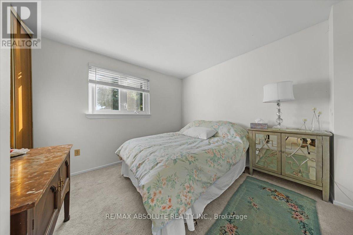 16 Melanie Crescent, Ottawa, ON - Indoor Photo Showing Bedroom