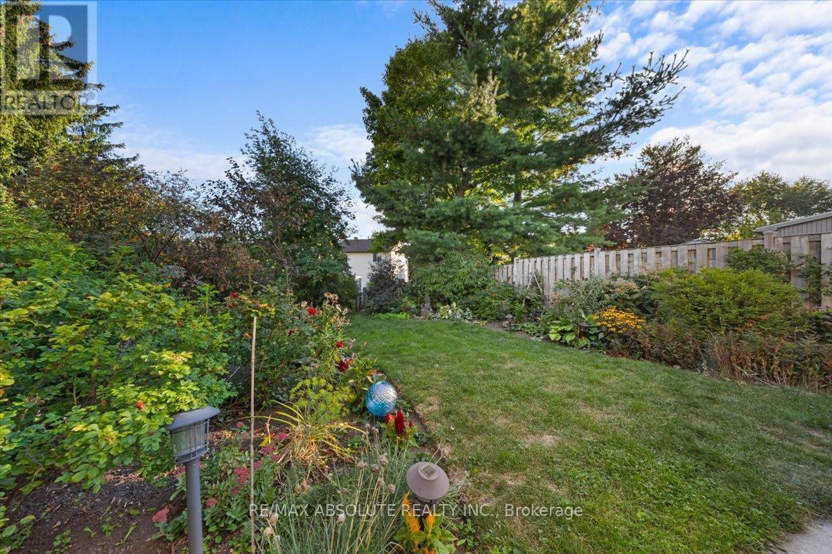 16 Melanie Crescent, Ottawa, ON - Outdoor