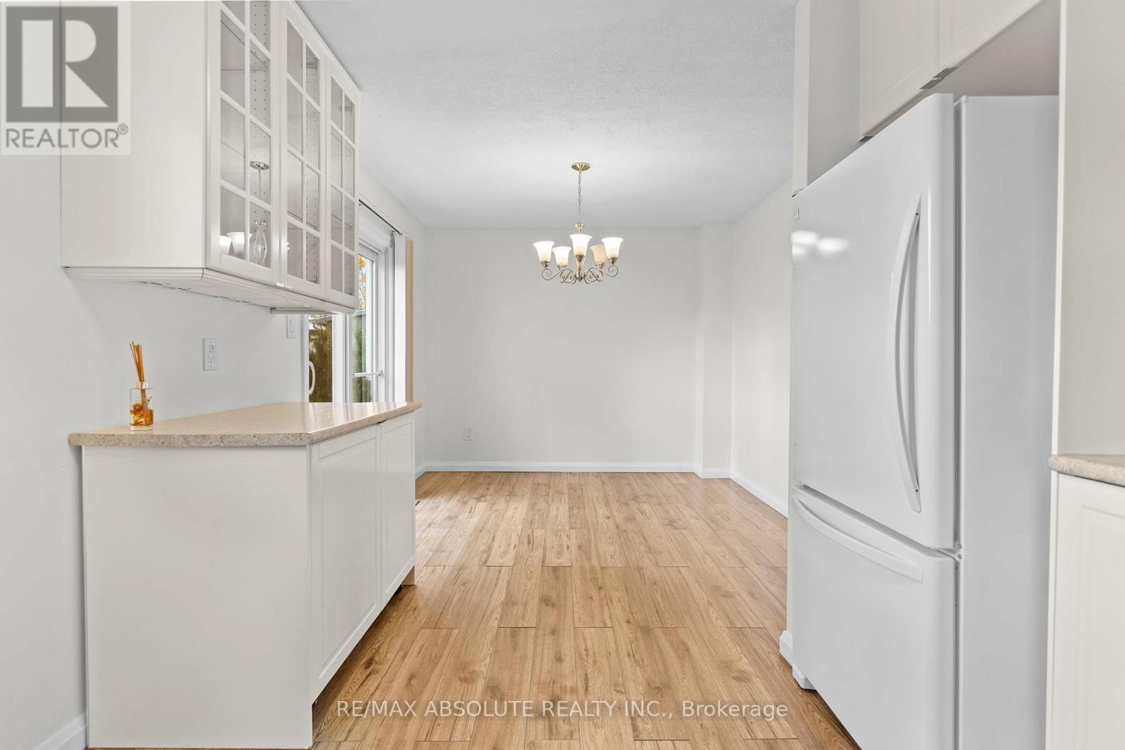 16 Melanie Crescent, Ottawa, ON - Indoor Photo Showing Other Room