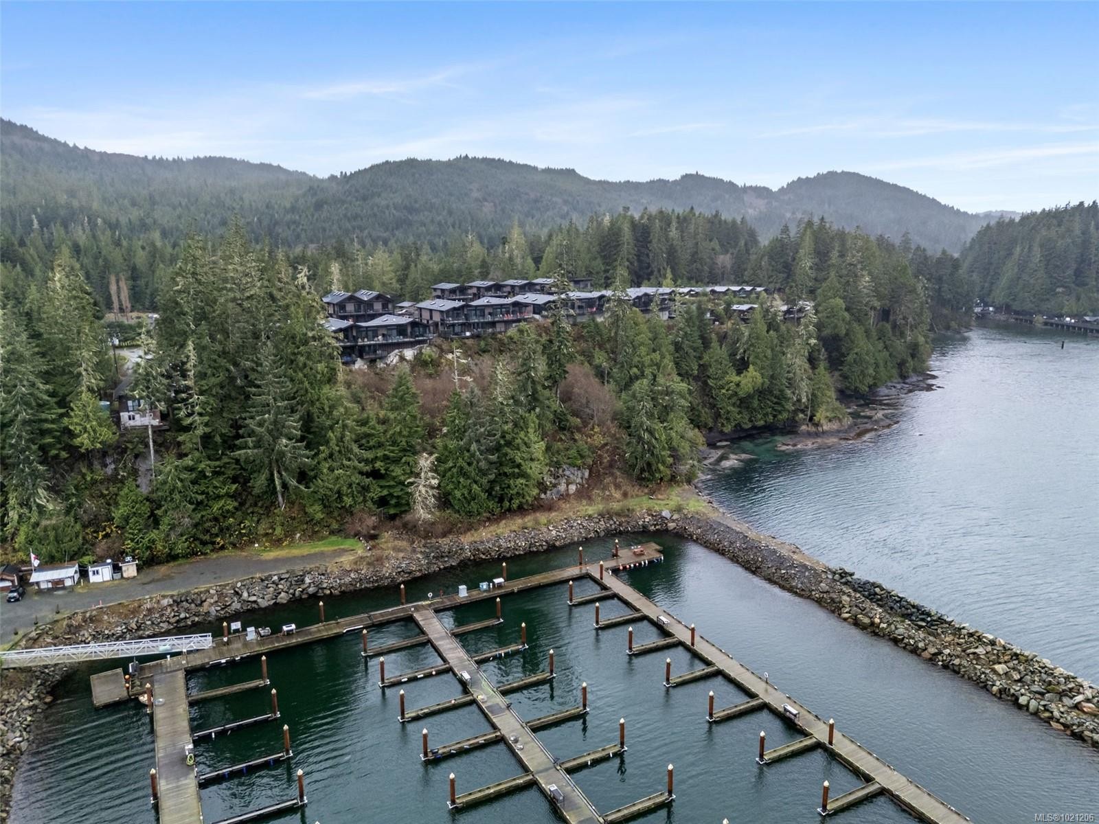 221-6596 Baird Rd, Port Renfrew, BC