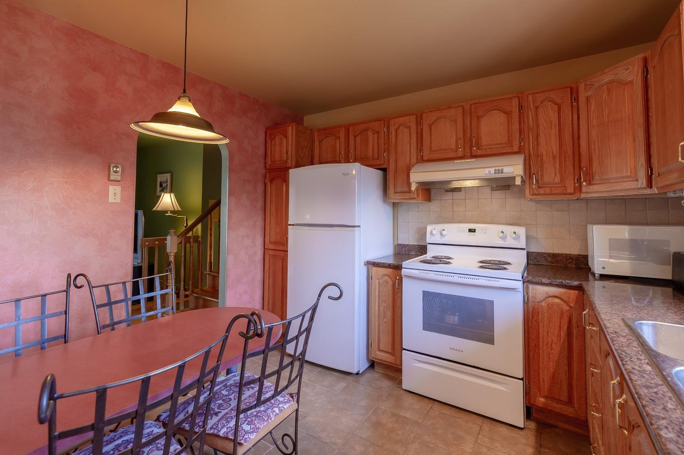 Kitchen - 7240 Rue Turner, Brossard, QC - Indoor Photo Showing Kitchen
