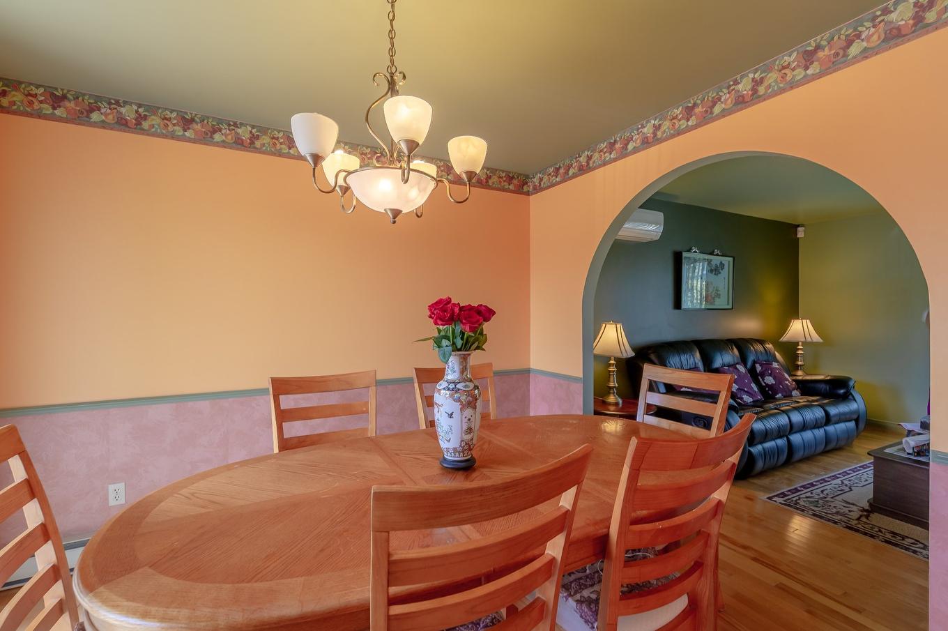 Dining room - 7240 Rue Turner, Brossard, QC - Indoor Photo Showing Dining Room